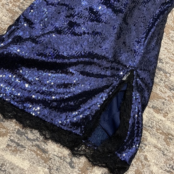 LACE MINI DRESS - Picture 2 of 4